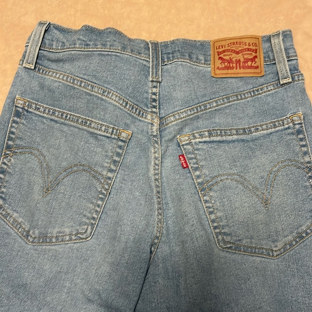 Ribcage Straight Ankle Jeans.